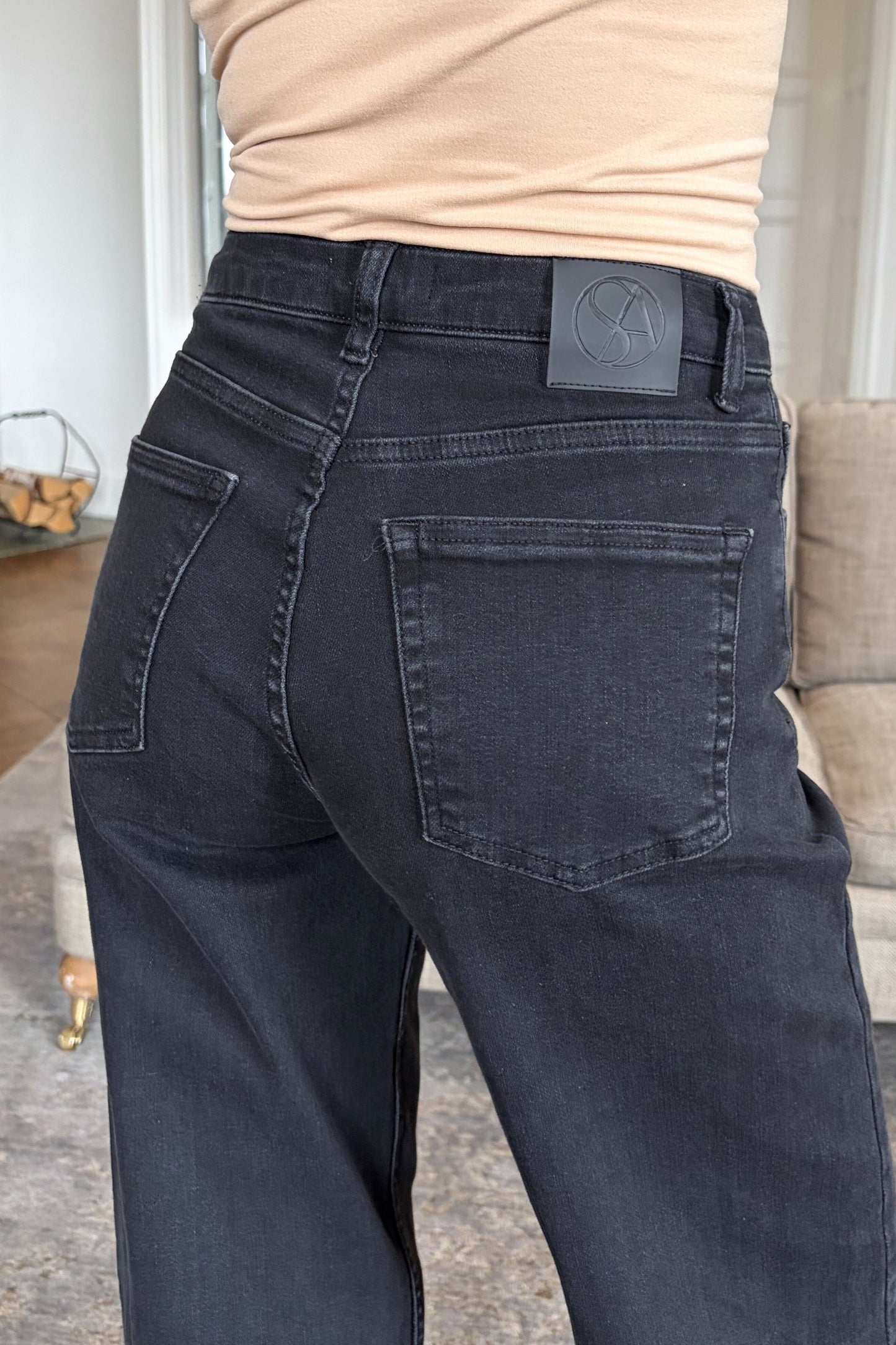 Everyday Relaxed Jeans - Washed Black