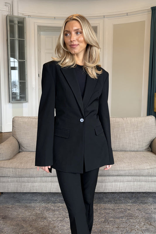 Tailored Adjustable Blazer - Black