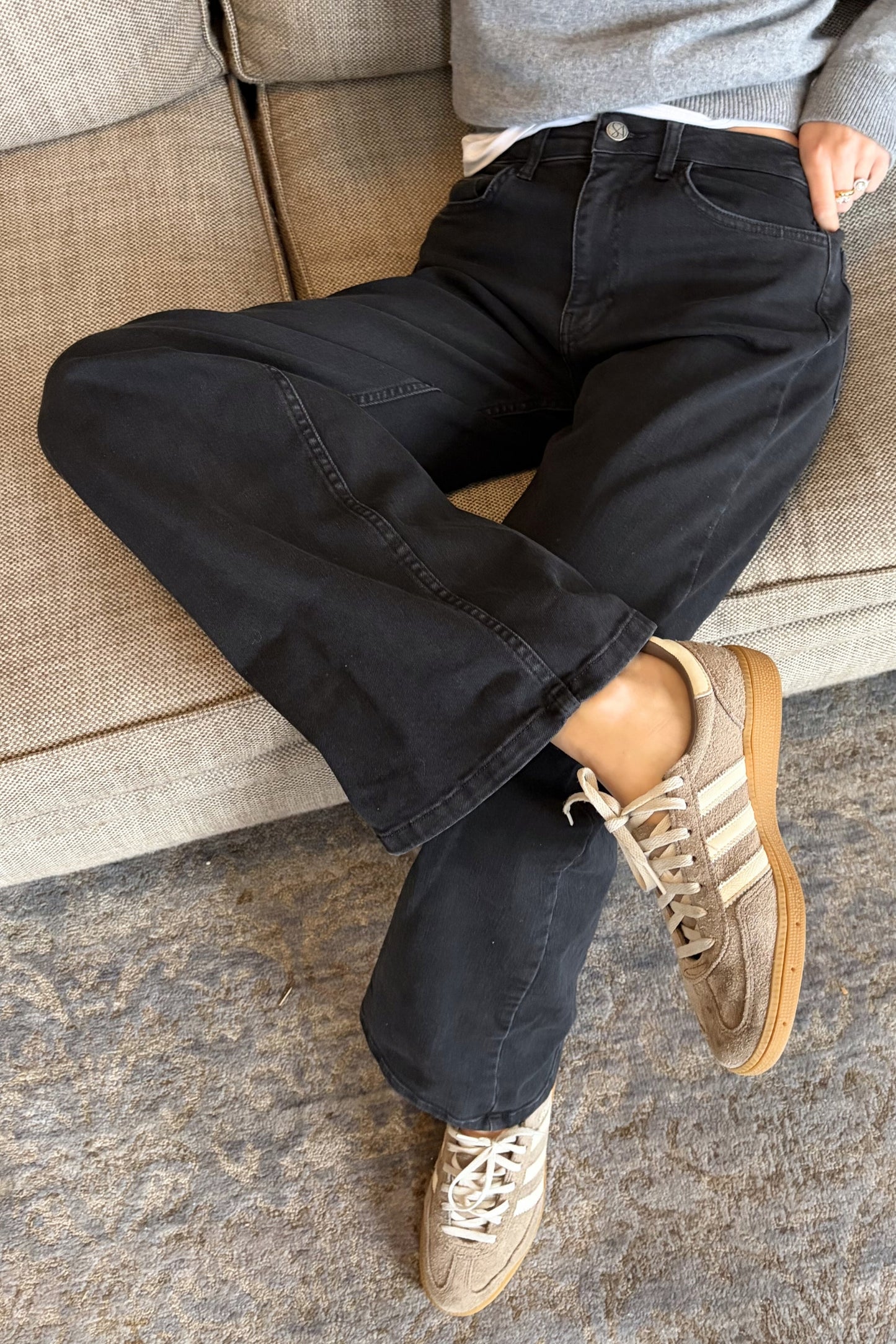 Everyday Relaxed Jeans - Washed Black