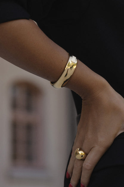 Alexandra Gold Bangle