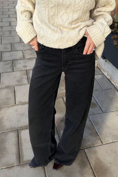 Everyday Relaxed Jeans - Washed Black