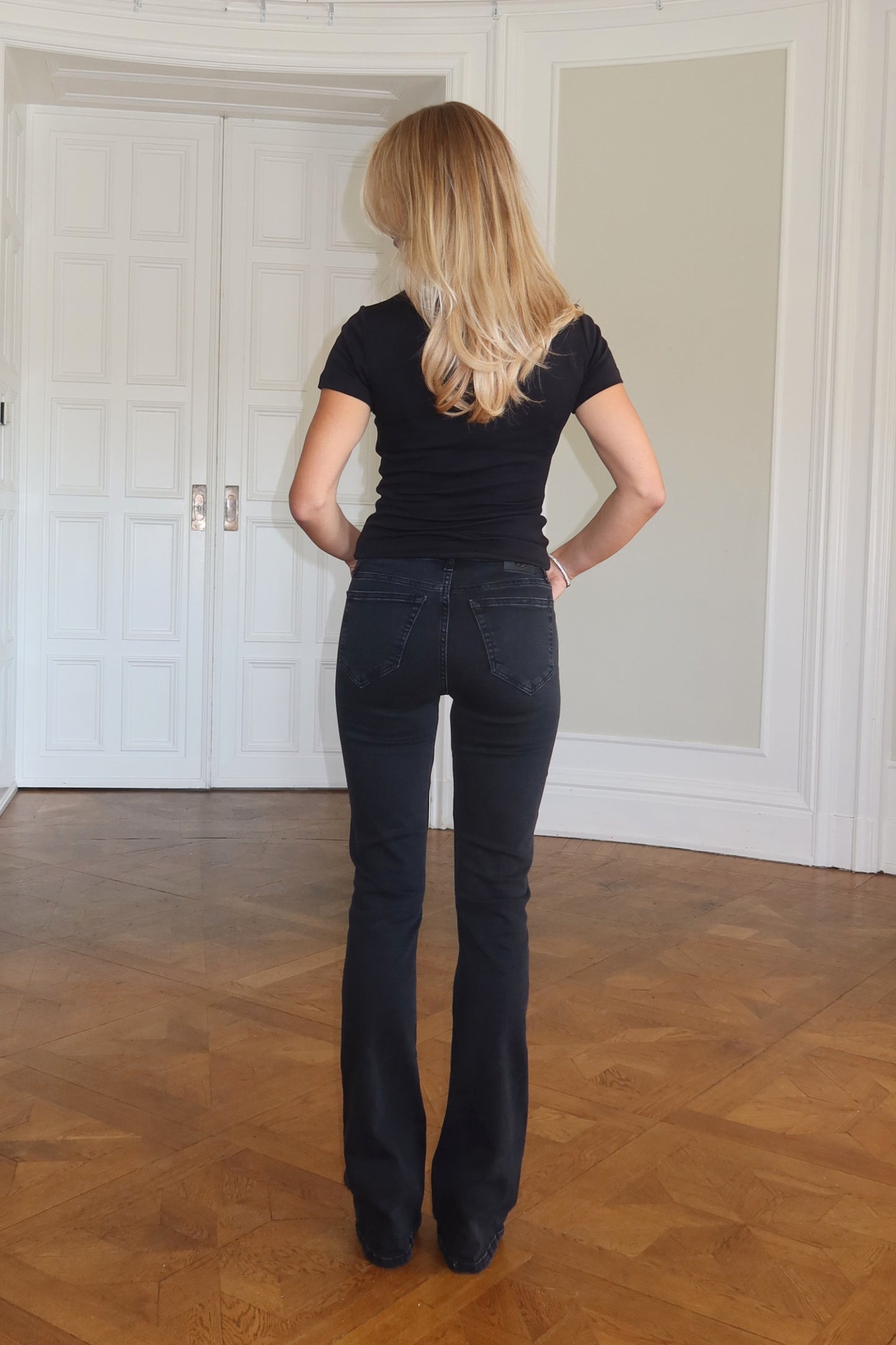 Everyday Bootcut Jeans - Washed Black